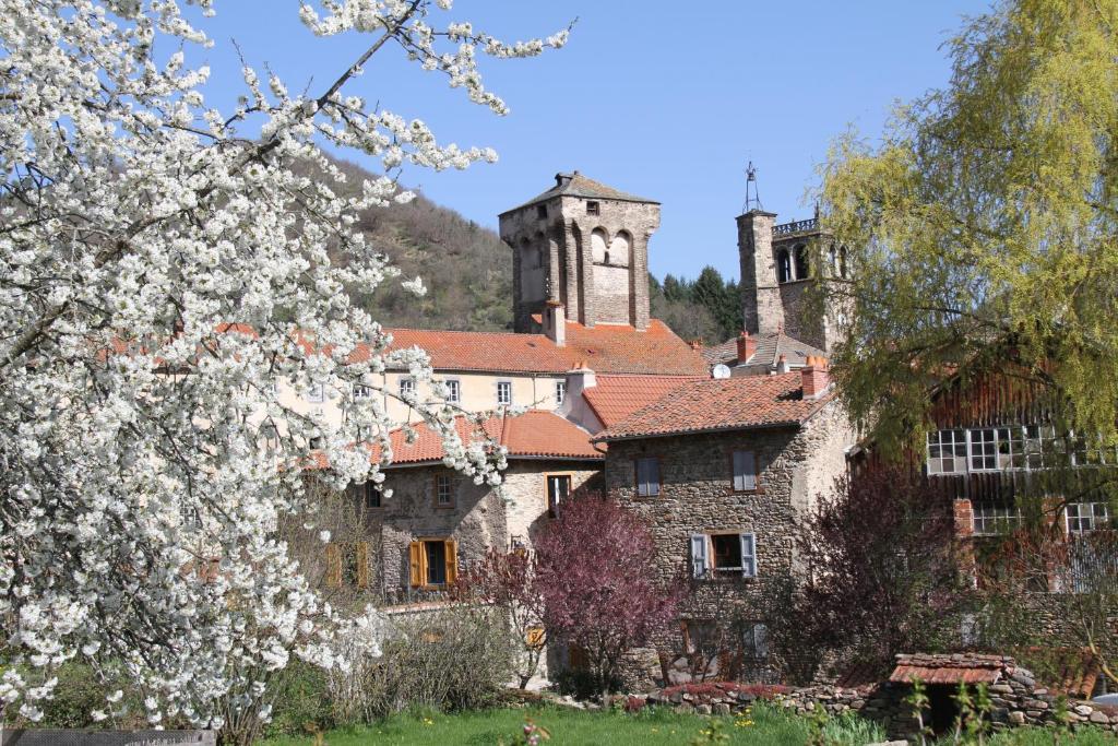 Hotel La Bougnate Blesle Экстерьер фото